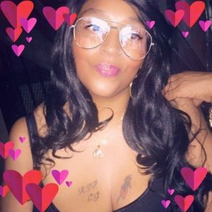 Meet your Posher, Mia